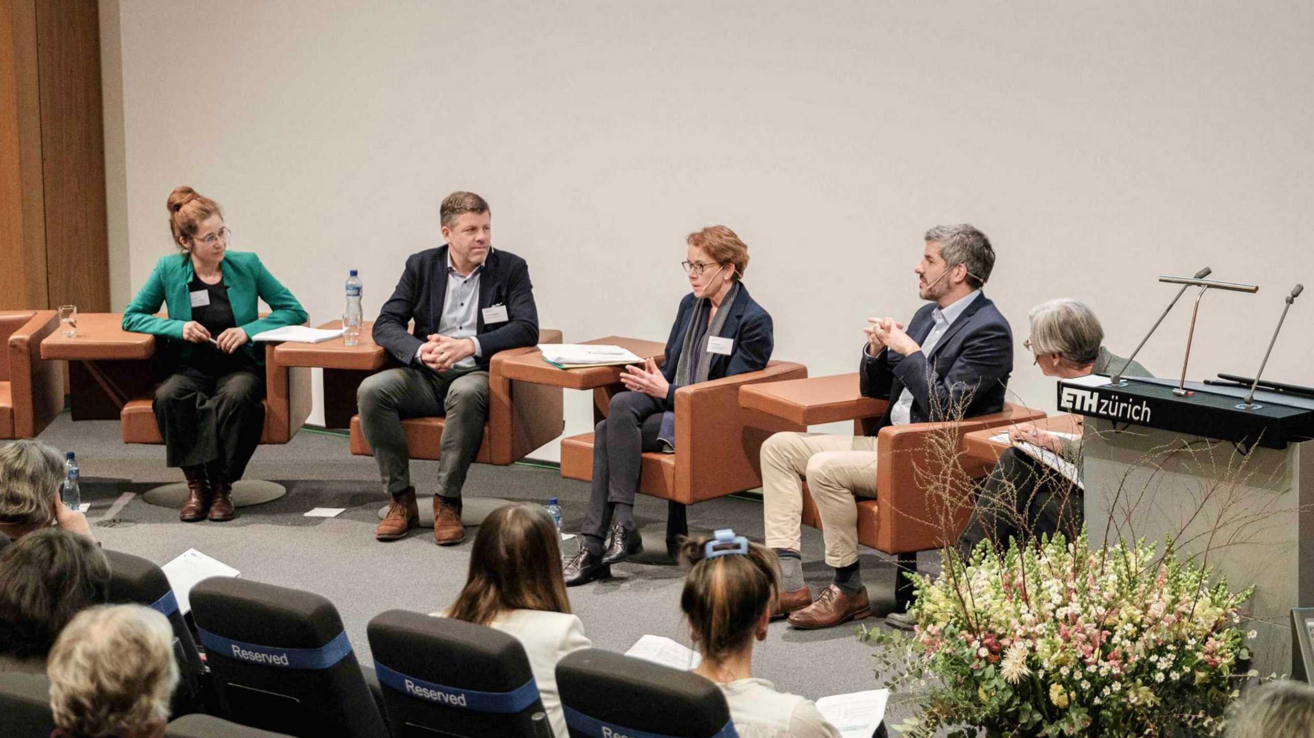 Podiumsdiskussion ETH Forum Wohnungsbau 2023